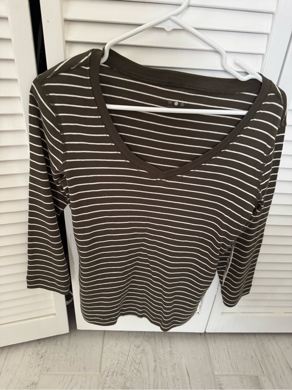 NET Three Dots Olive and White Striped V-Neck 3/4 Sleeve Tee, Medium